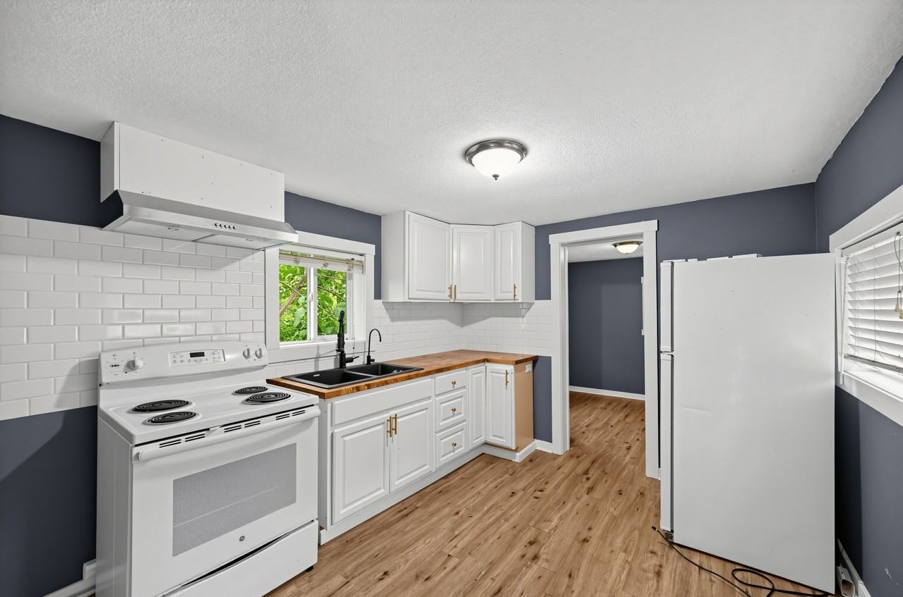 311 S Baker St #C - Photo 6 of 15