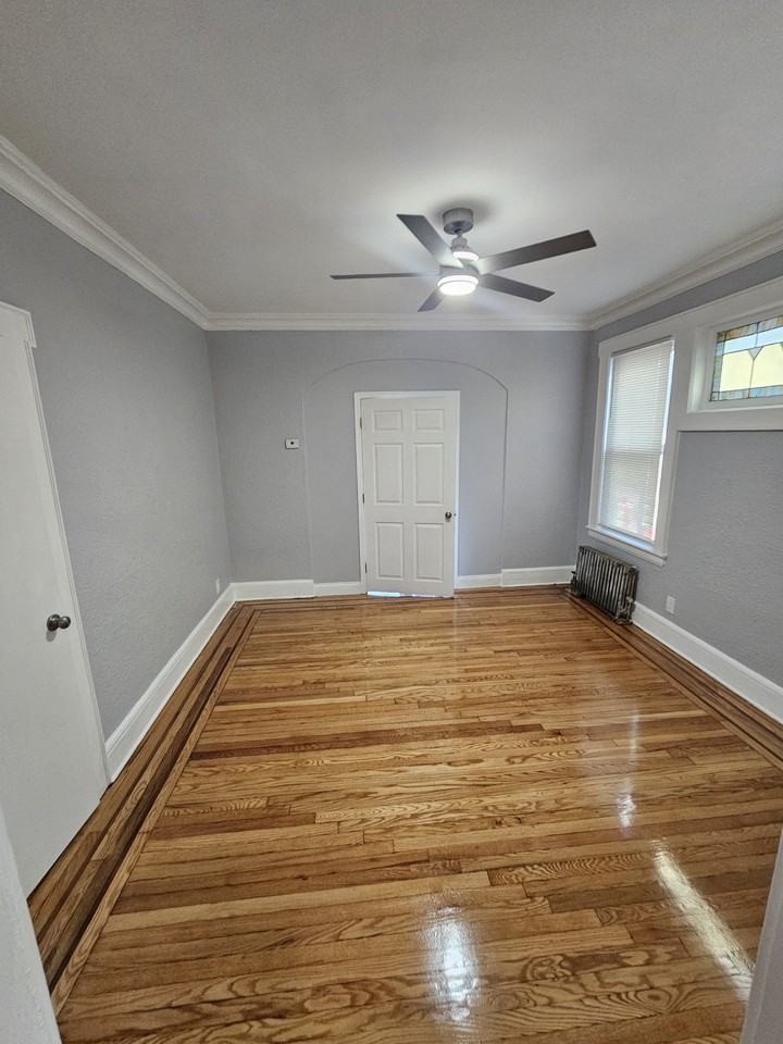 204 Eastern Parkway #1R - Photo 4 of 10