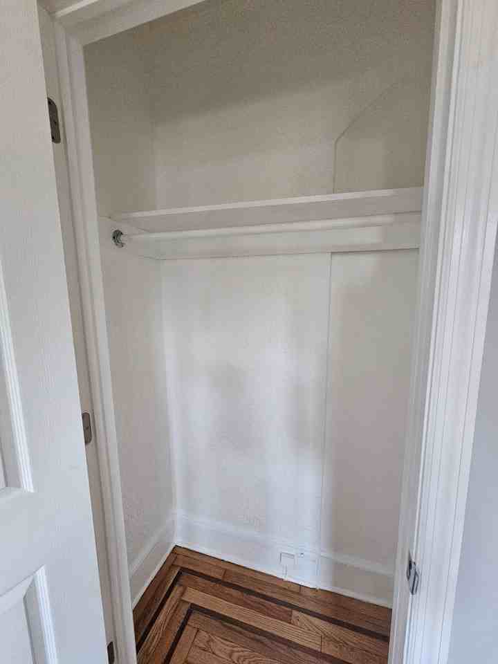 204 Eastern Parkway #1R - Photo 7 of 10