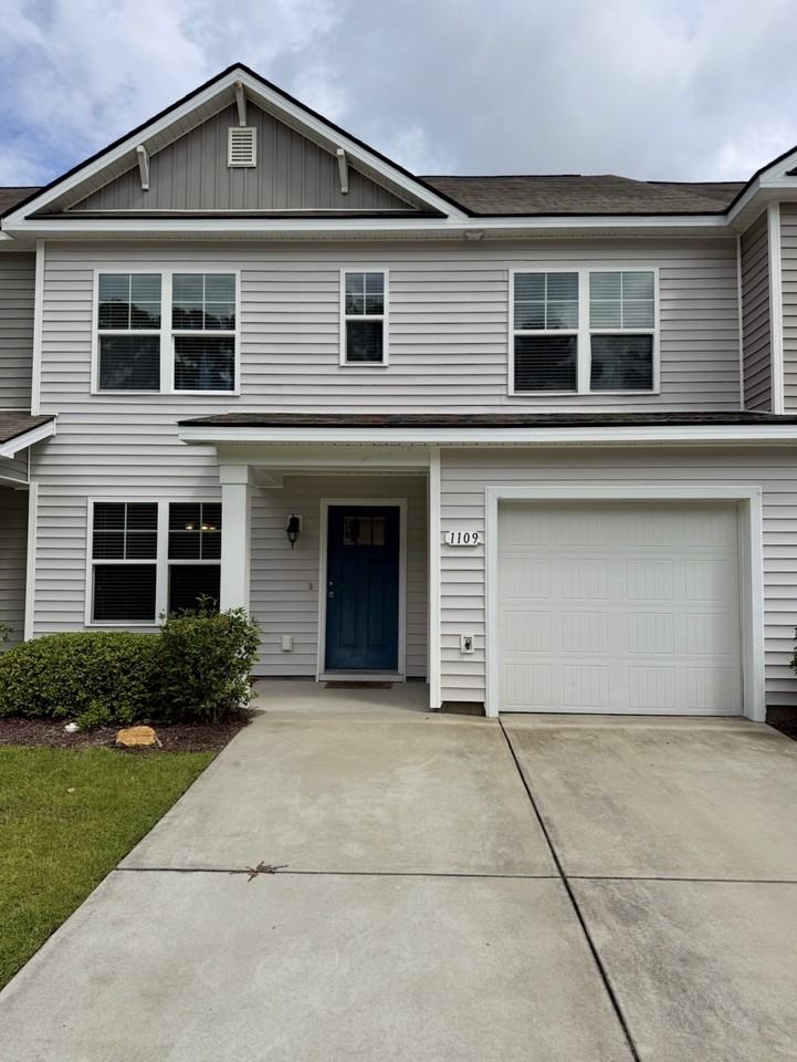 1109 Fairway Ln - Photo 2 of 35