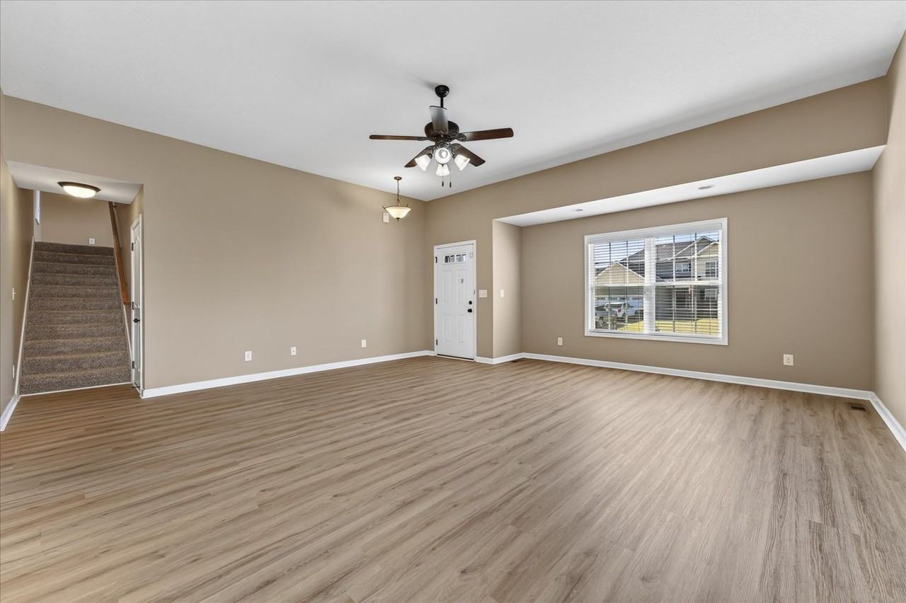 3627 Fox Tail Dr - Photo 6 of 37