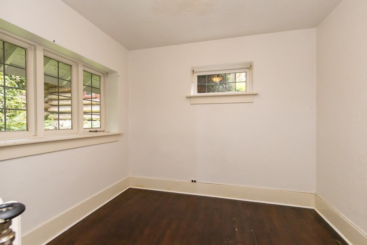 5252 Marine Drive - Photo 7 of 29