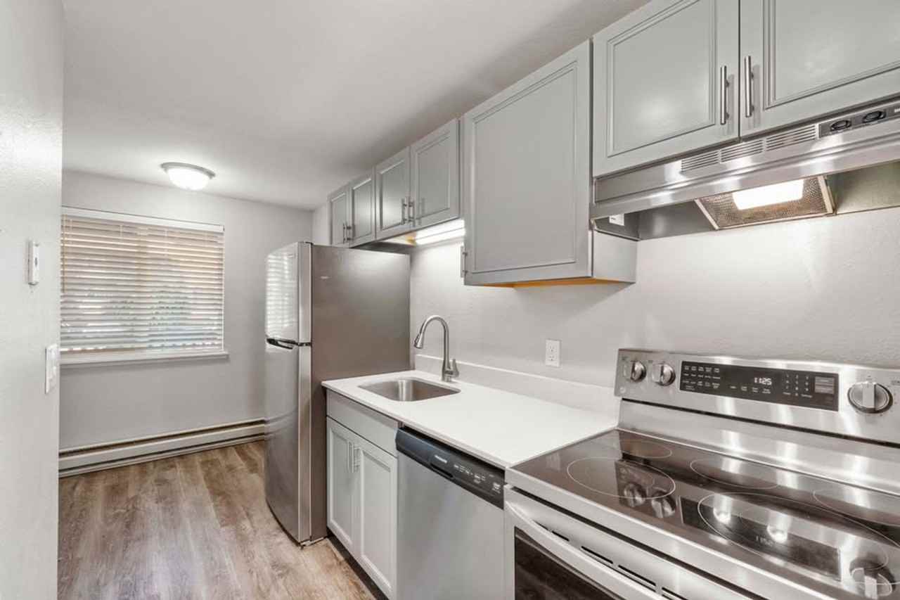 Canyon Ridge Apartments - Photo 3 of 27