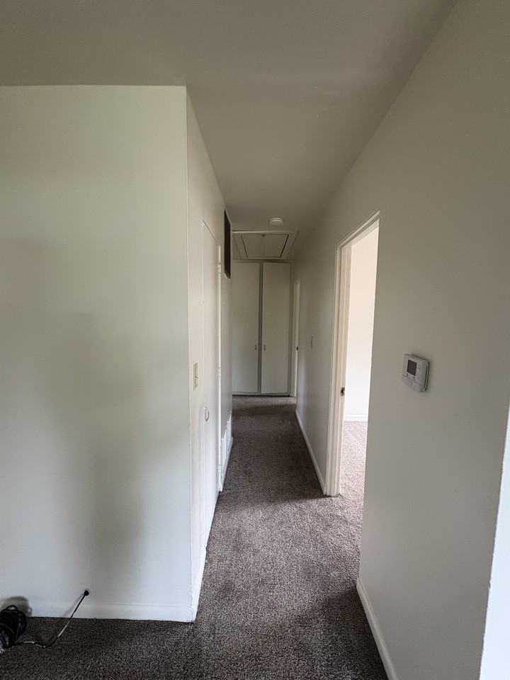 2110 Piccadilly Avenue - Photo 7 of 10