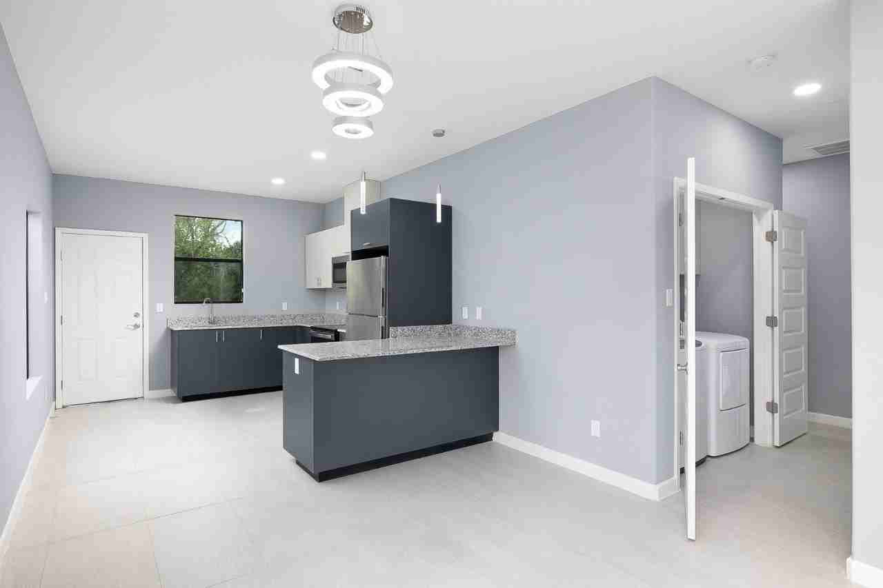 826 S Michigan St #3B2B - Photo 2 of 10