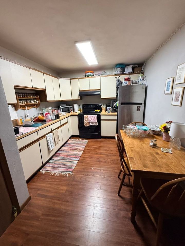 410 10th St N #04 - Photo 2 of 12