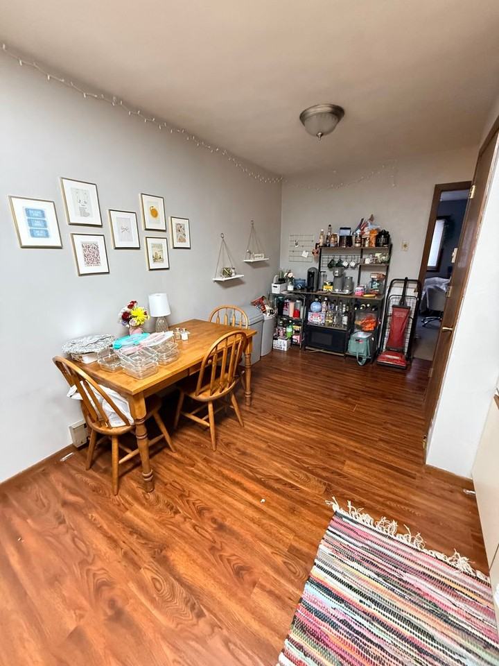 410 10th St N #04 - Photo 4 of 12