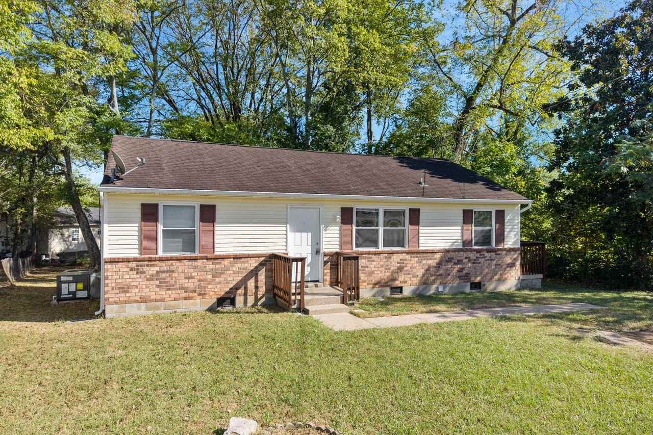 463 Kelly Ln - Photo 2 of 19