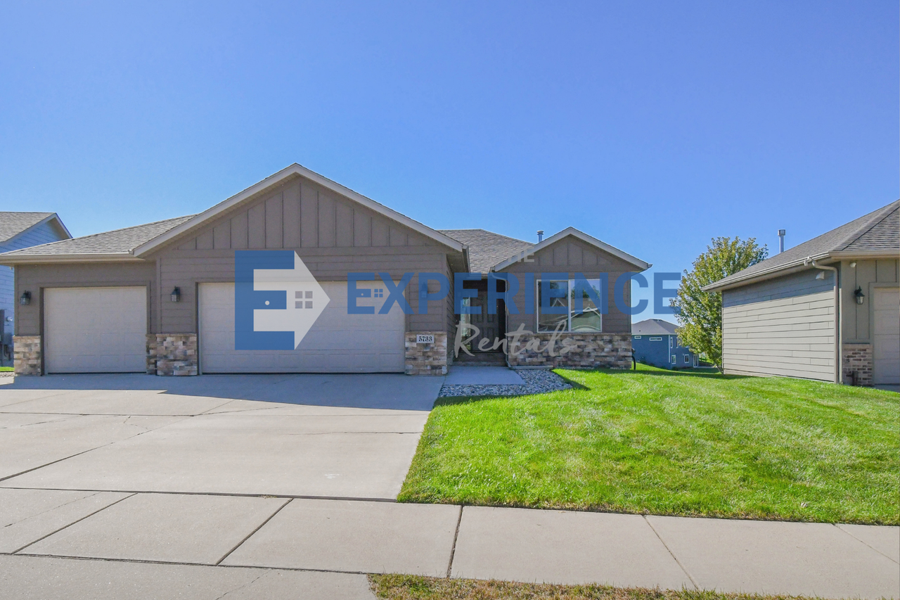 5733 W Bream Ct