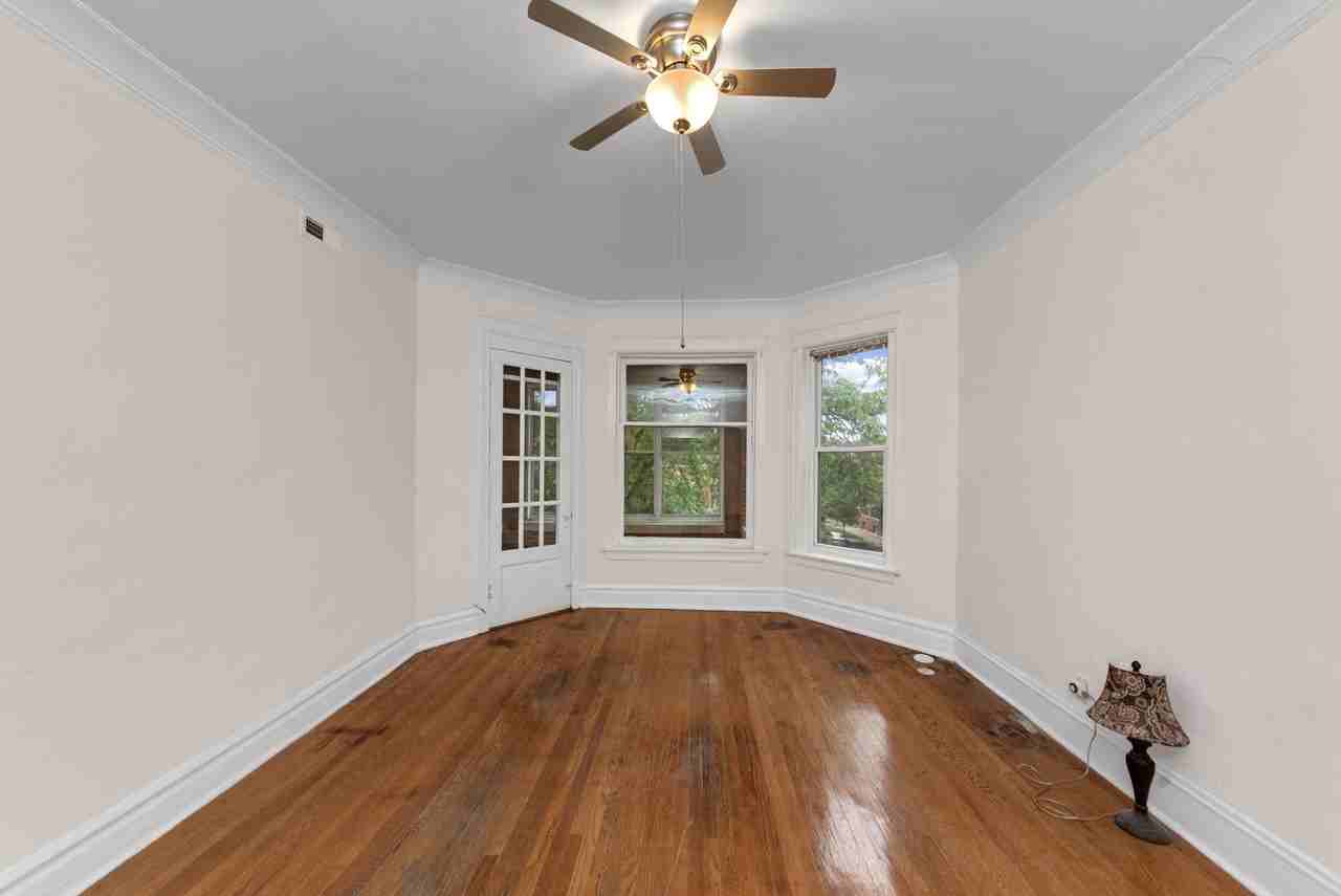 1353 W Catalpa Ave #3 - Photo 2 of 15
