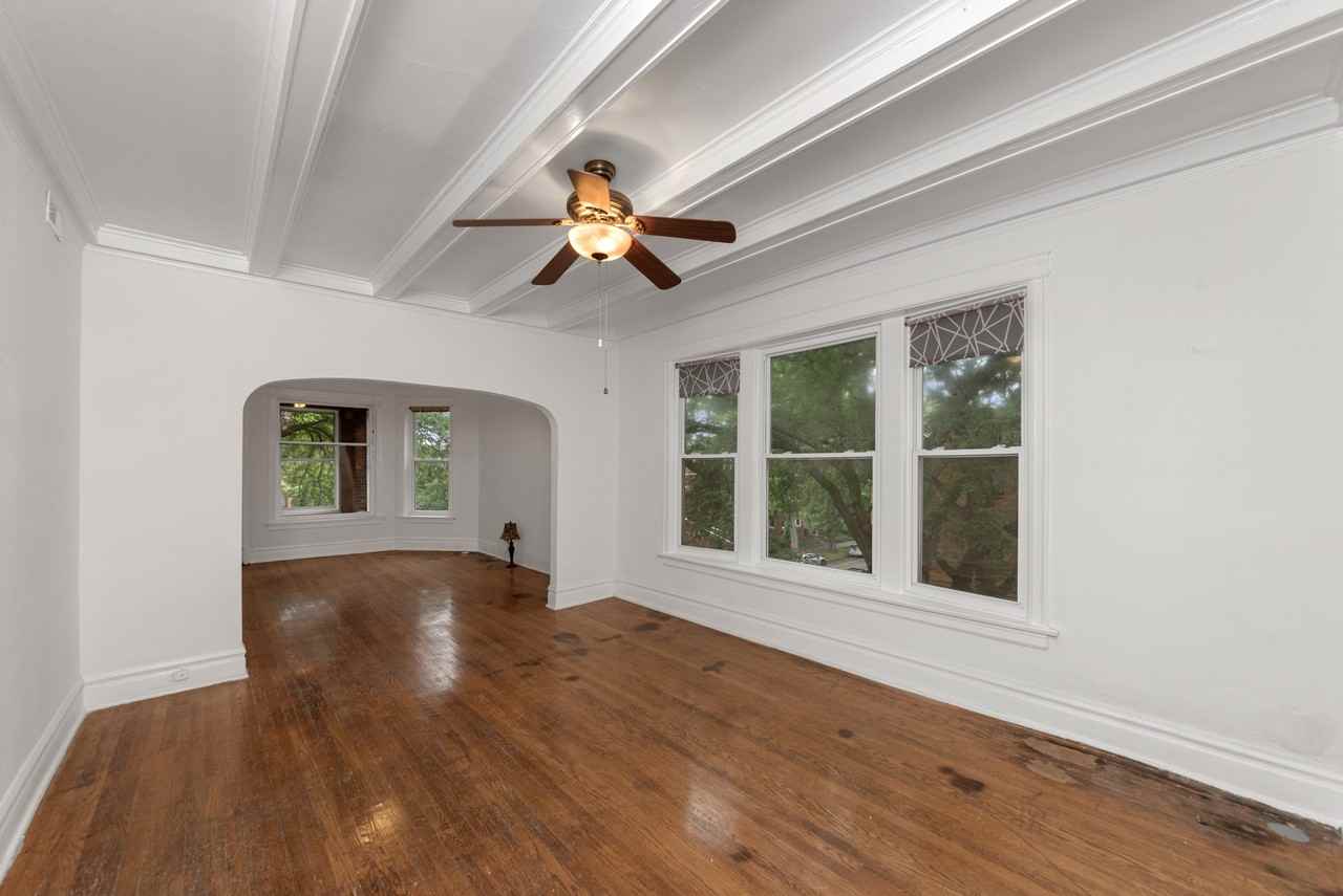 1353 W Catalpa Ave #3 - Photo 3 of 15