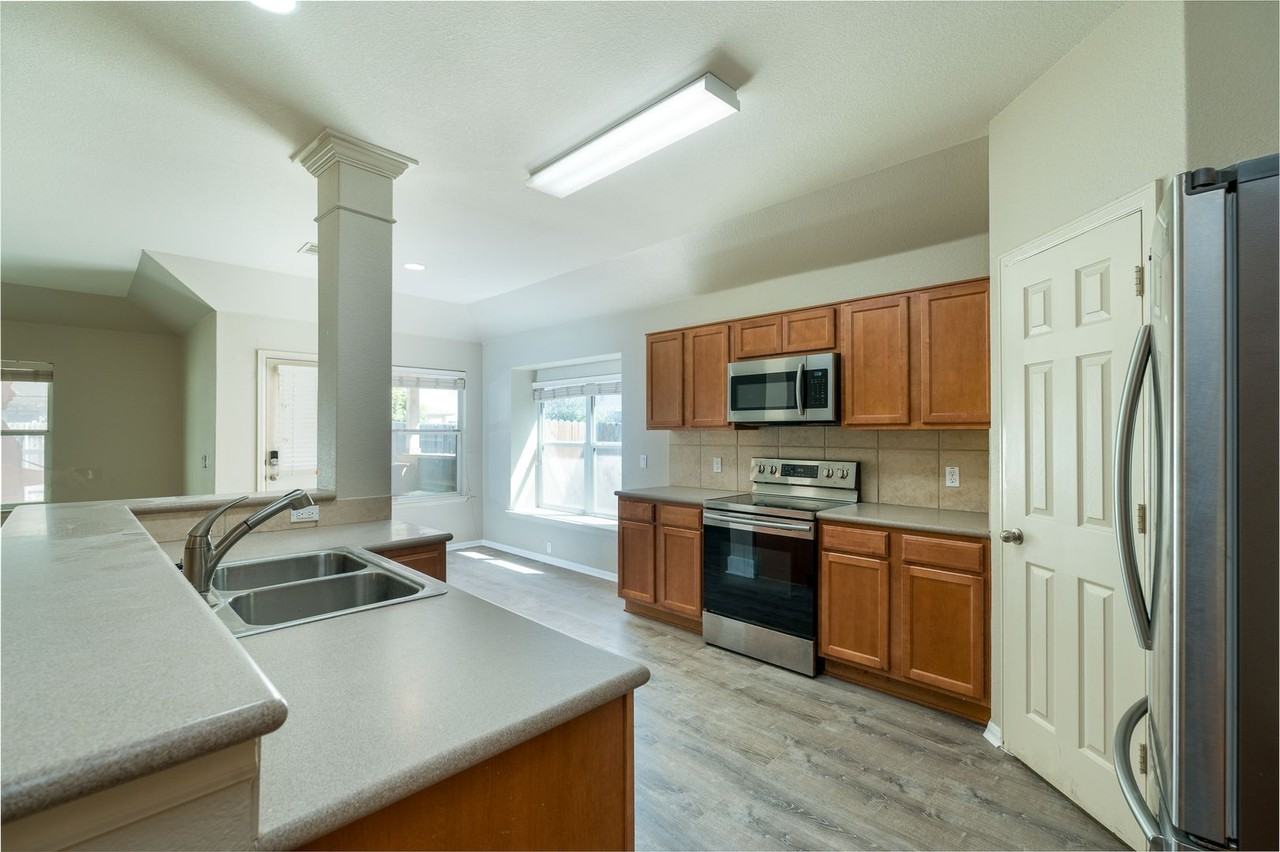 240 King Elder Ln - Photo 5 of 22