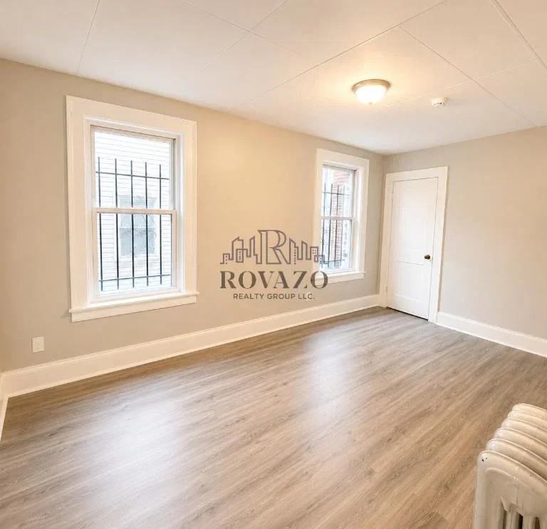 192 Shephard Ave #3B - Photo 4 of 7