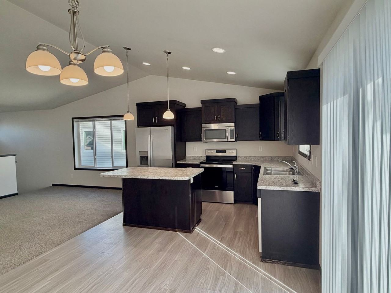 951 Eaglewood Ave W - Photo 2 of 24