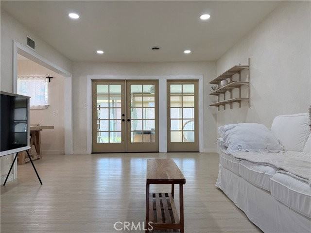 301 Lime St - Photo 2 of 8