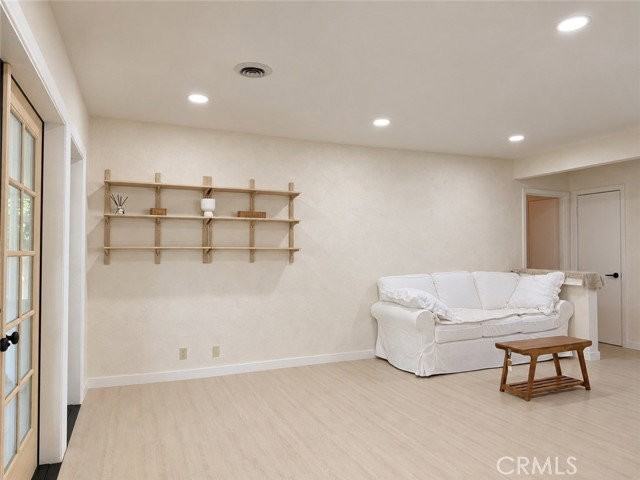 301 Lime St - Photo 3 of 8