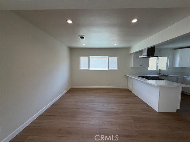 15903 Bryant St - Photo 4 of 8
