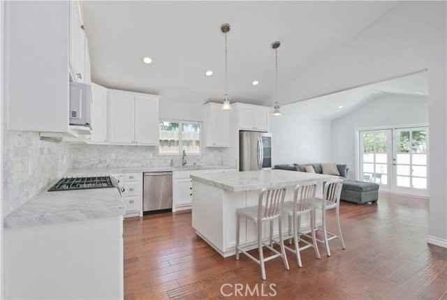 17343 Martha St - Photo 2 of 8