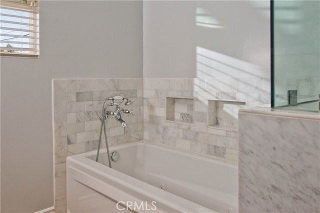 17343 Martha St - Photo 4 of 8
