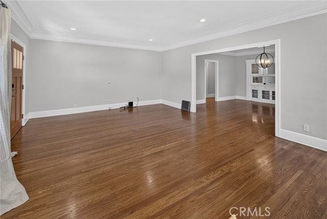 170 Adams St - Photo 4 of 7