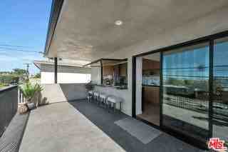 1536 Prospect Ave - Photo 3 of 8