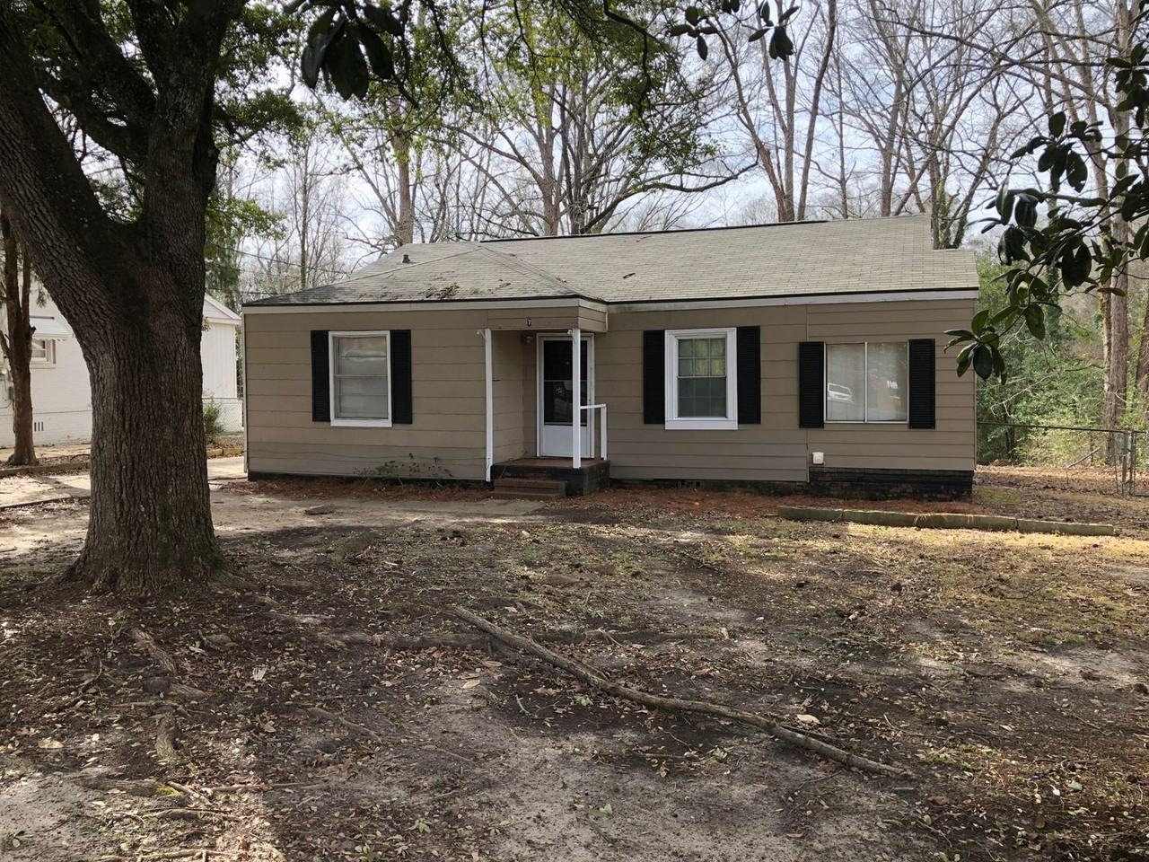 7 Lafayette Dr - Photo 2 of 13