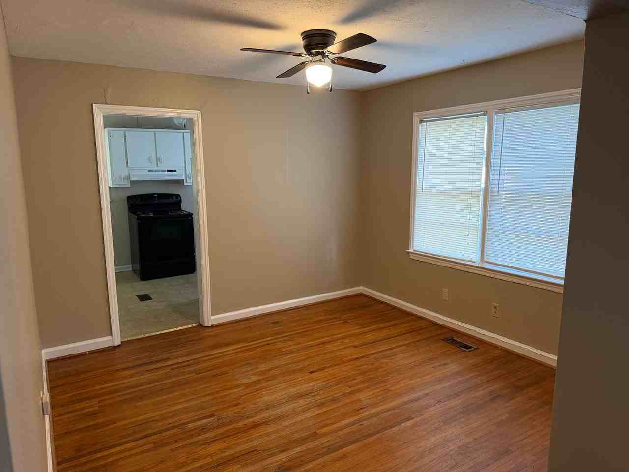 7 Lafayette Dr - Photo 4 of 13