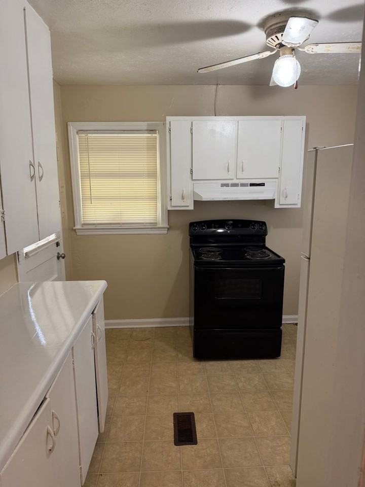 7 Lafayette Dr - Photo 5 of 13
