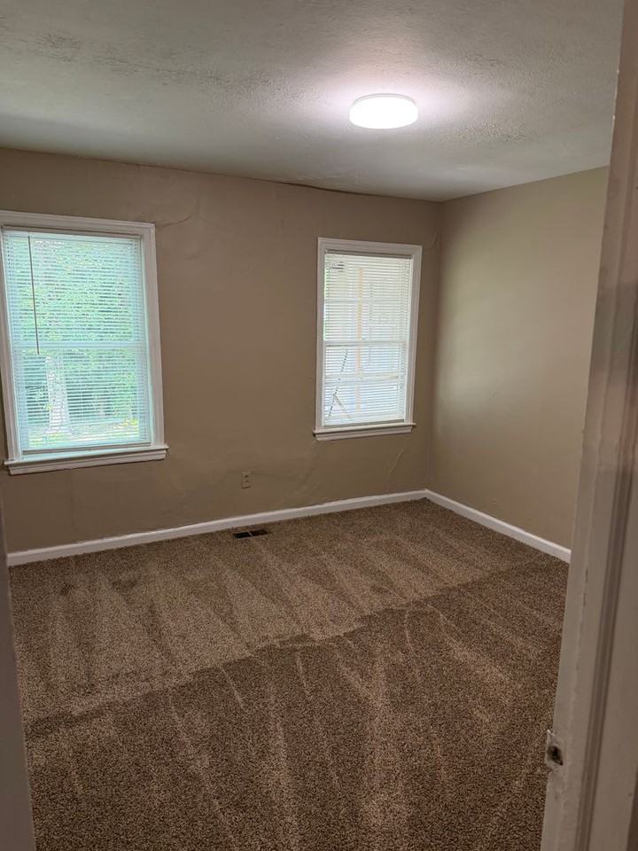 7 Lafayette Dr - Photo 7 of 13