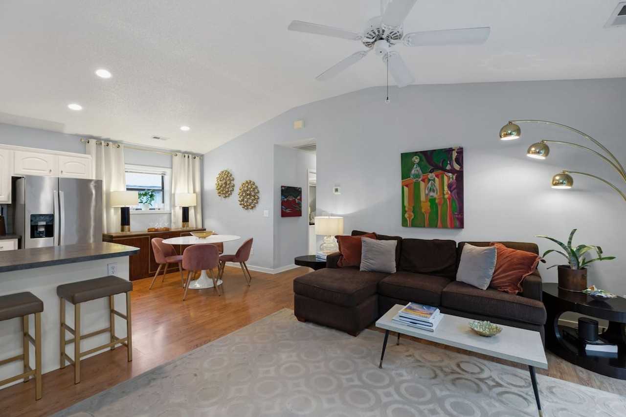 319 Smugglers Ct - Photo 2 of 35