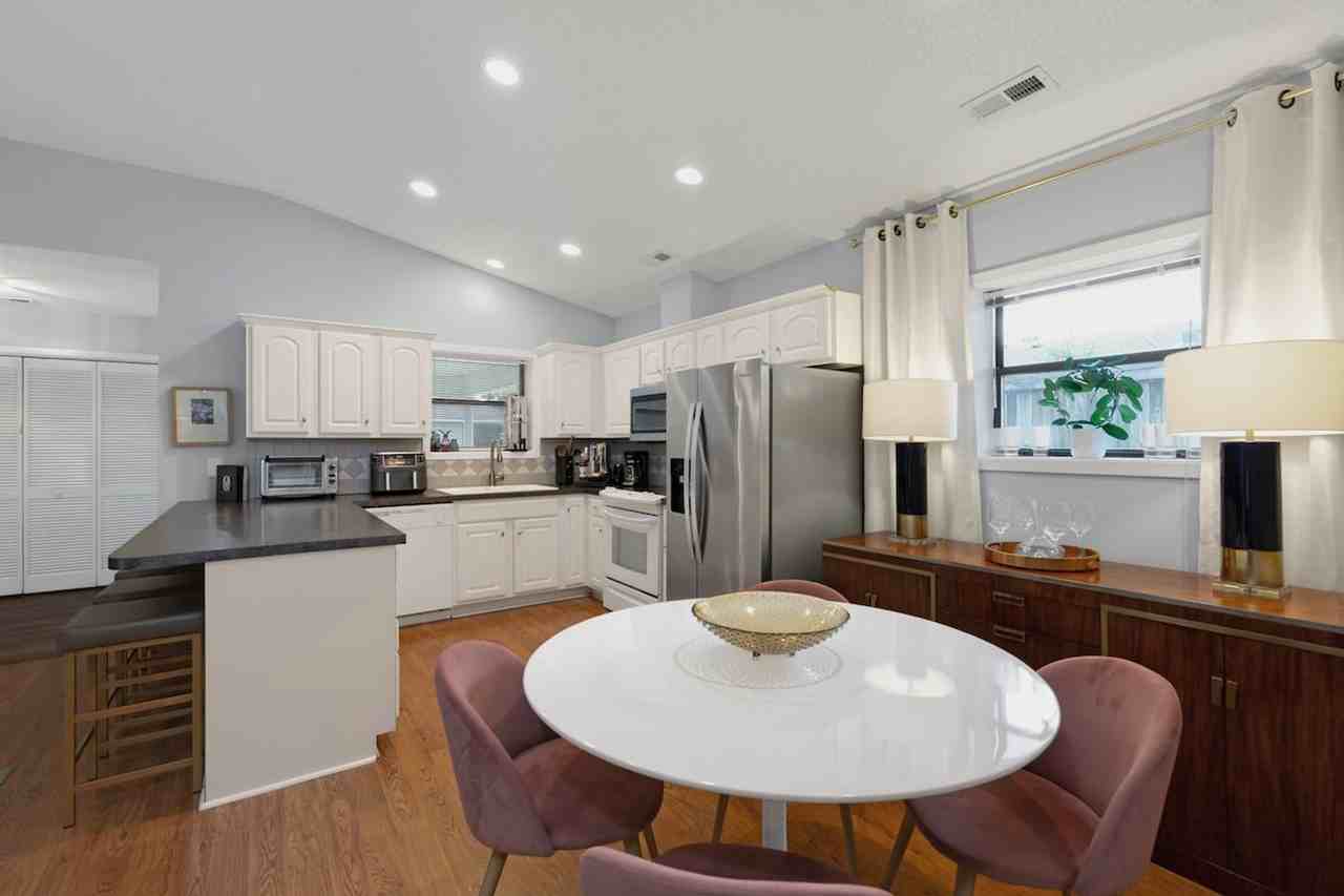 319 Smugglers Ct - Photo 4 of 35