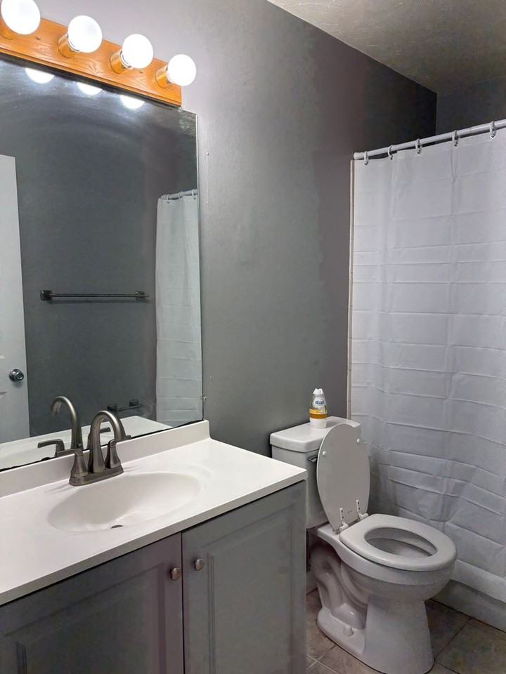 599 Chicopee Ct - Photo 4 of 9
