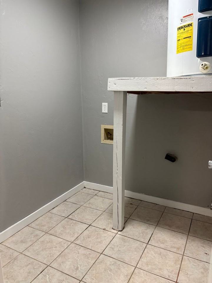 599 Chicopee Ct - Photo 5 of 9