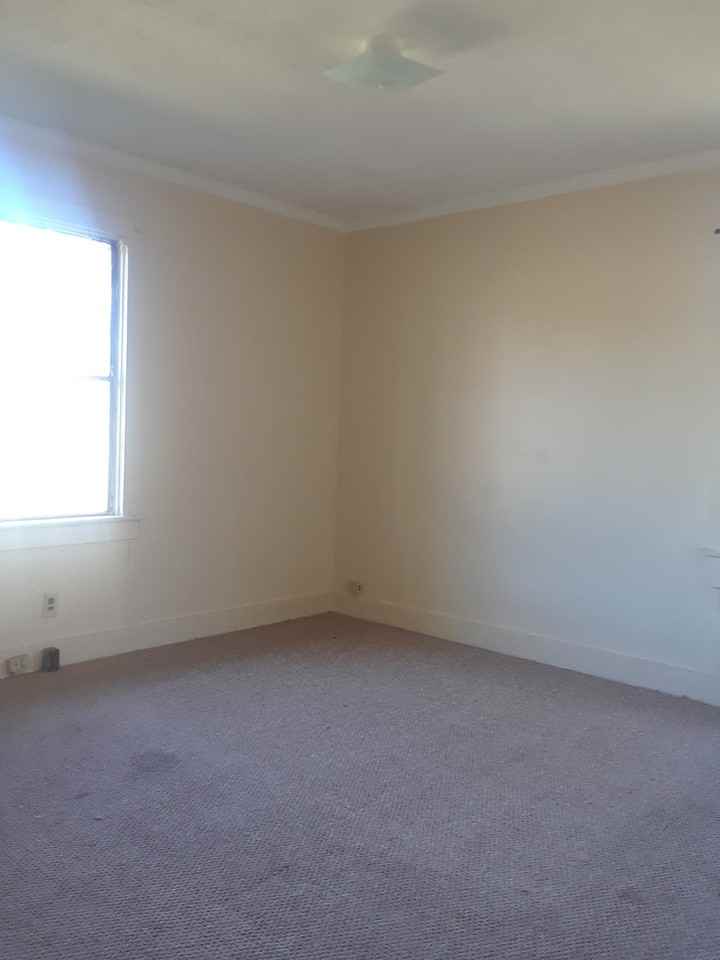210 Barton Dr - Photo 6 of 8