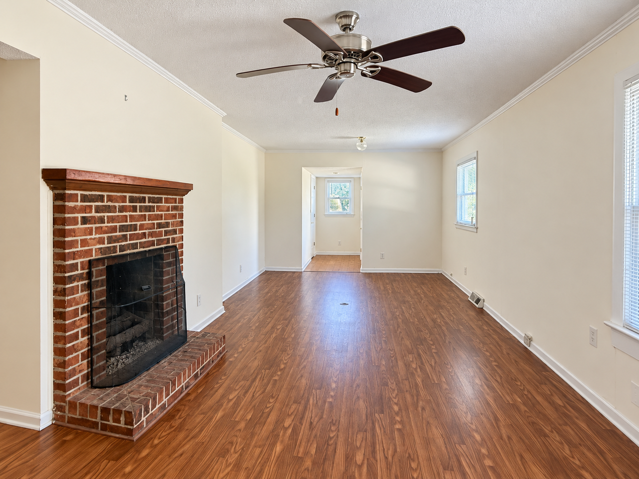 300 Ward St - Photo 2 of 17