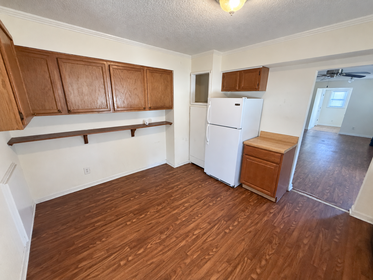 300 Ward St - Photo 5 of 17