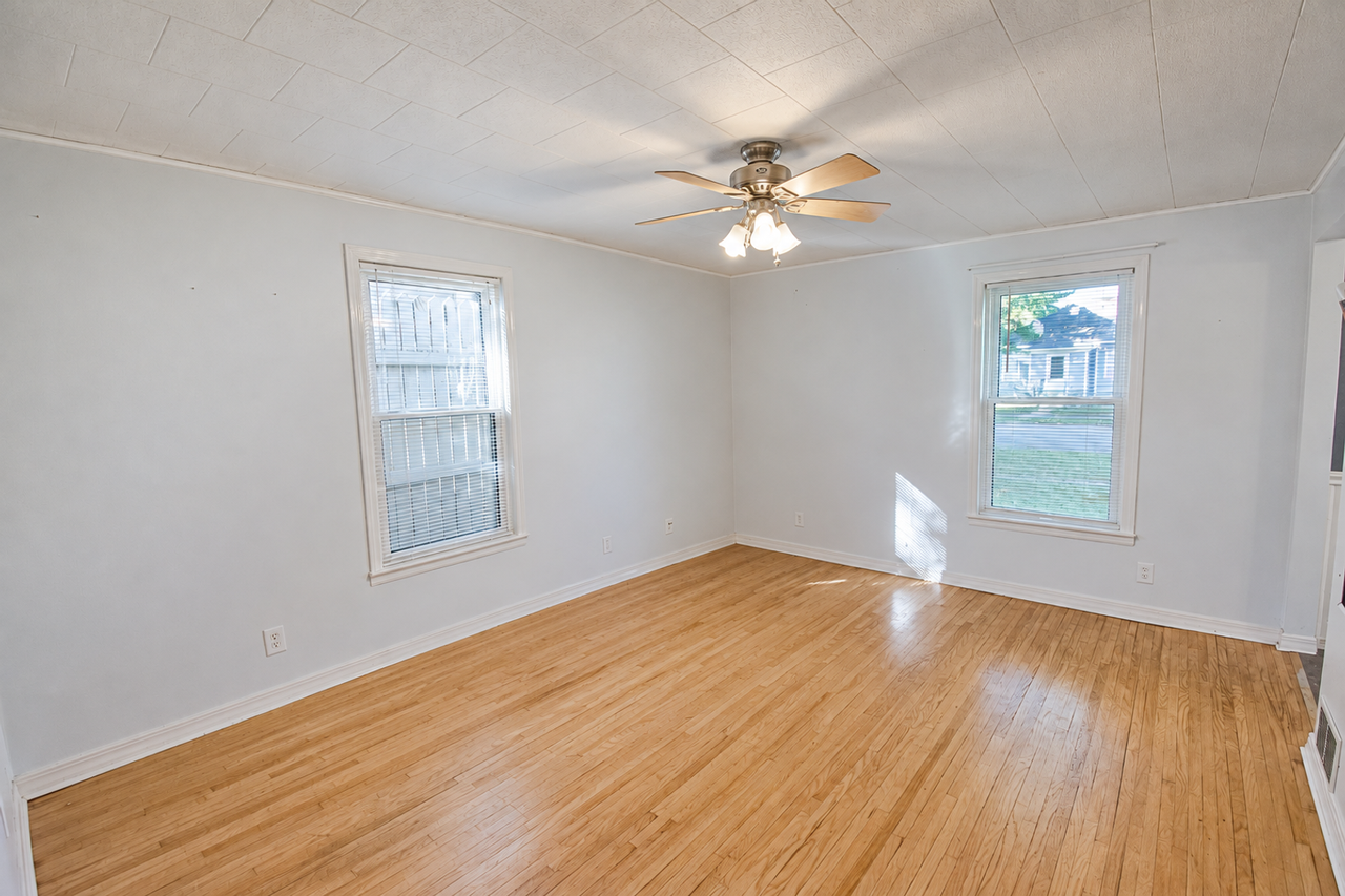 624 5th Ave Sw - Photo 2 of 20