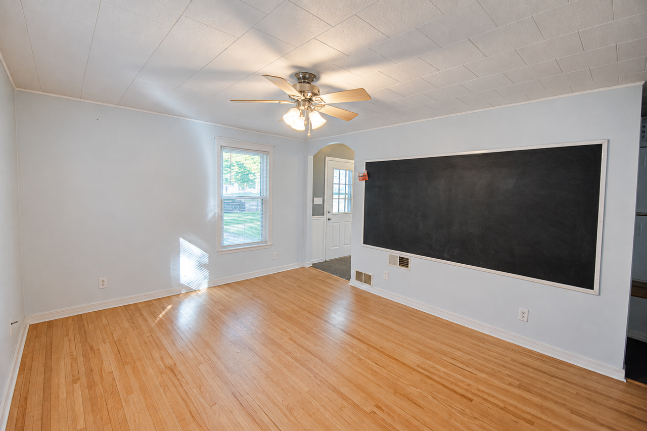 624 5th Ave Sw - Photo 3 of 20