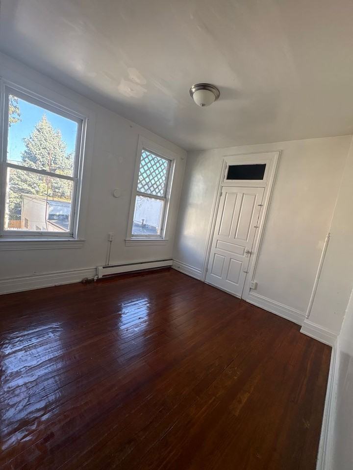 419 Lindberg Ave - Photo 2 of 25