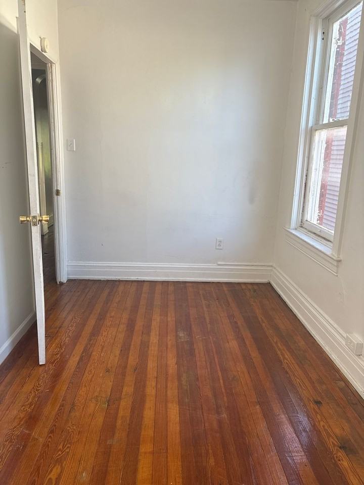 419 Lindberg Ave - Photo 7 of 25