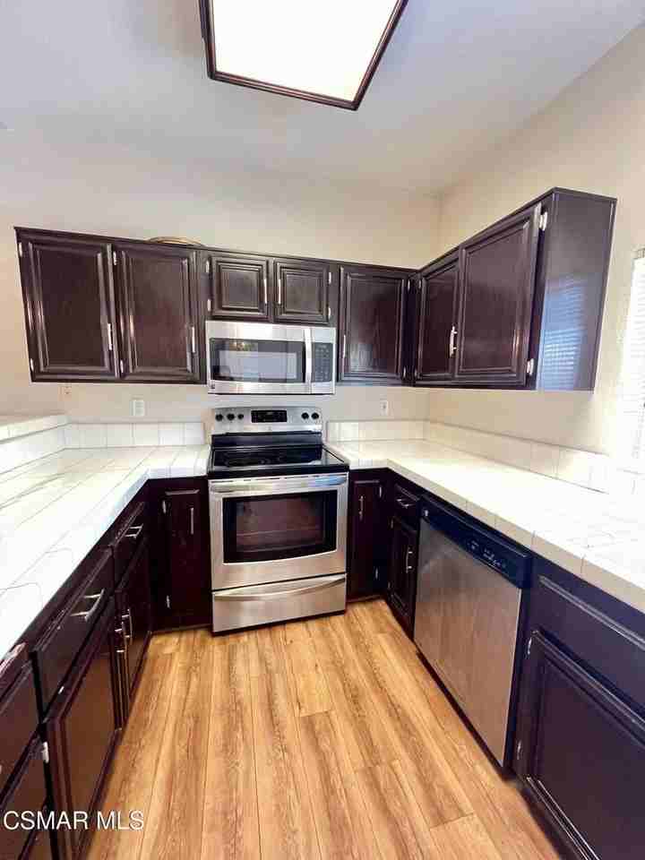 5798 Oak Bank Trl #102 - Photo 7 of 38