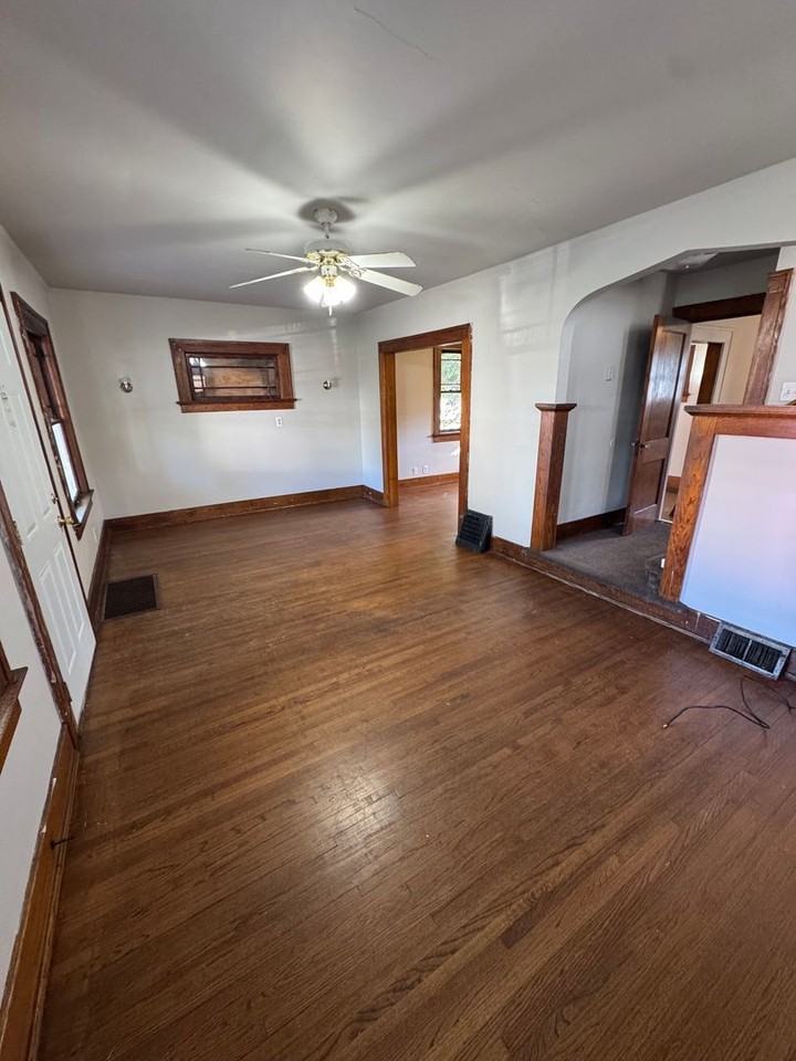 2719 Euclid Ave - Photo 2 of 8