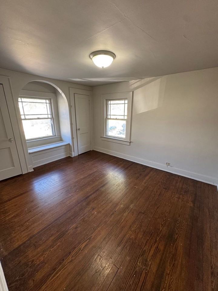 2719 Euclid Ave - Photo 3 of 8