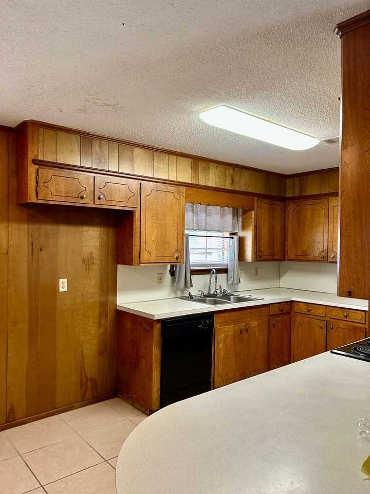 3121 Madeira Dr - Photo 2 of 13