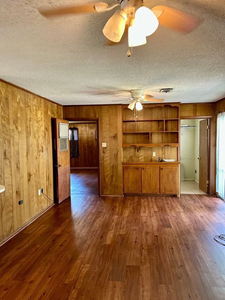 3121 Madeira Dr - Photo 3 of 13