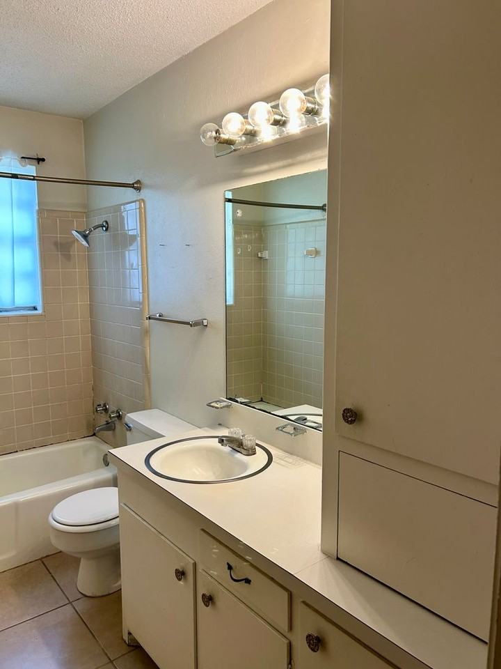 3121 Madeira Dr - Photo 5 of 13