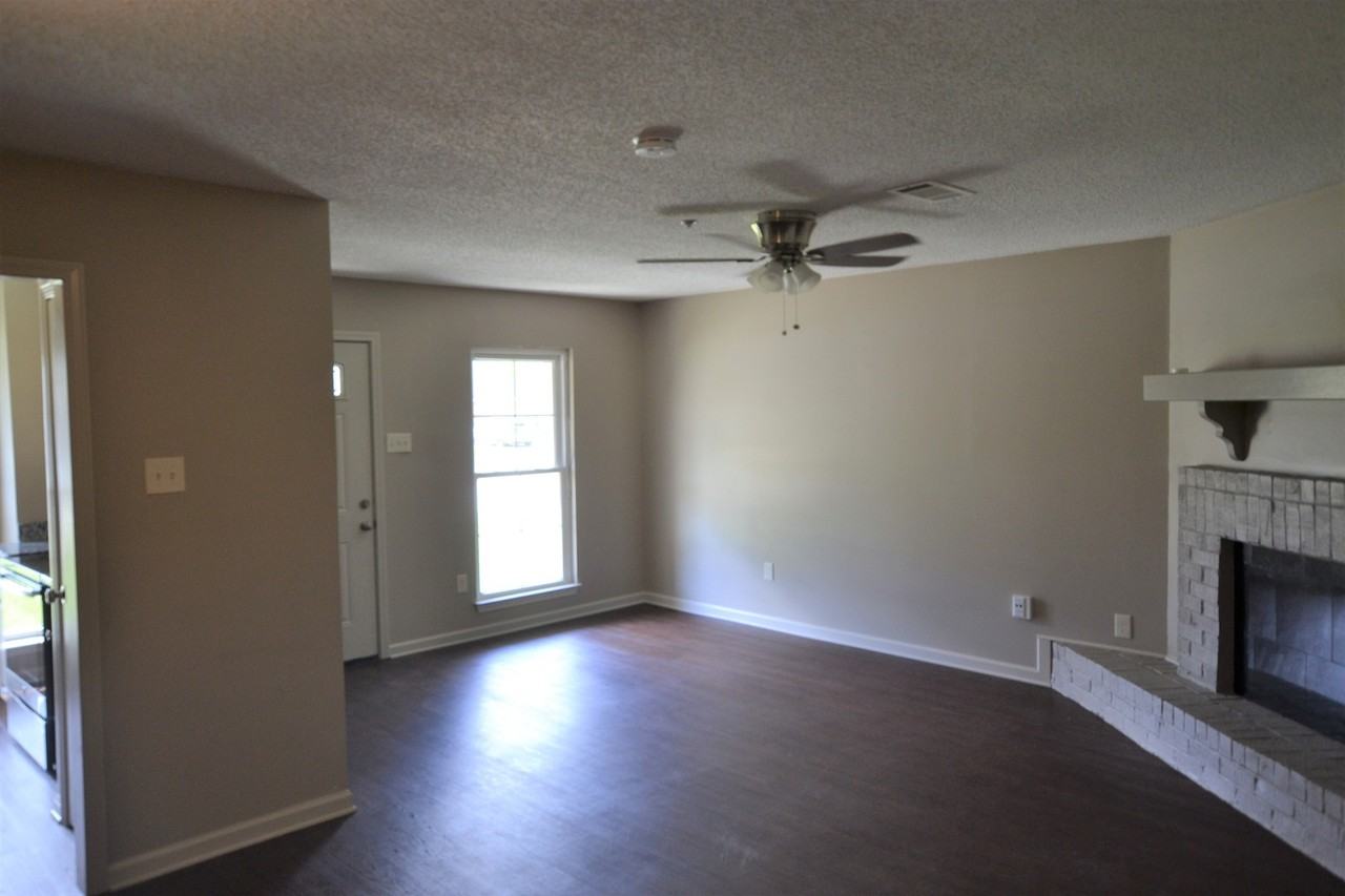 14835 Central Woods Ave - Photo 2 of 28