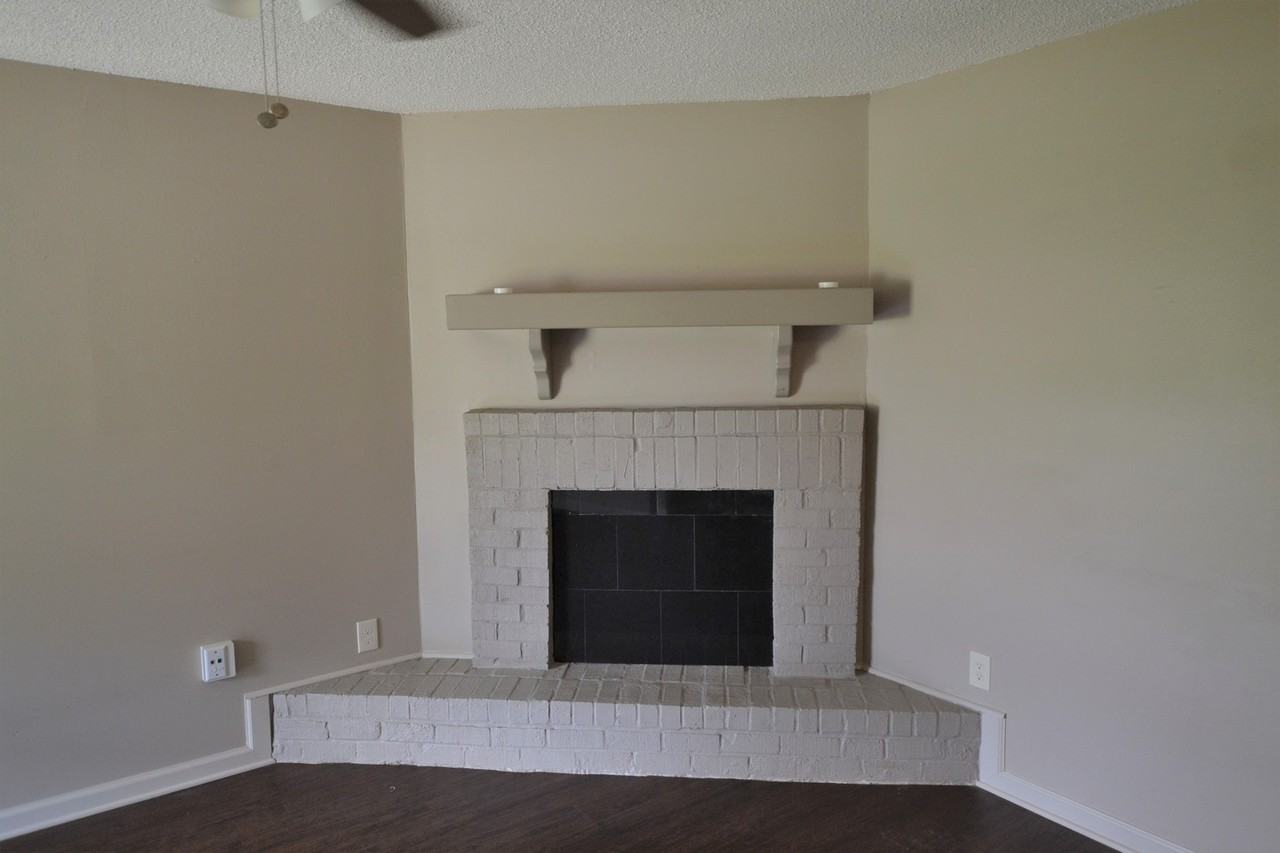 14835 Central Woods Ave - Photo 3 of 28