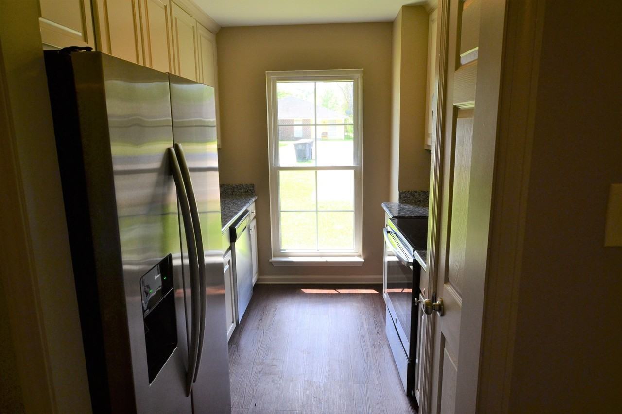 14835 Central Woods Ave - Photo 7 of 28