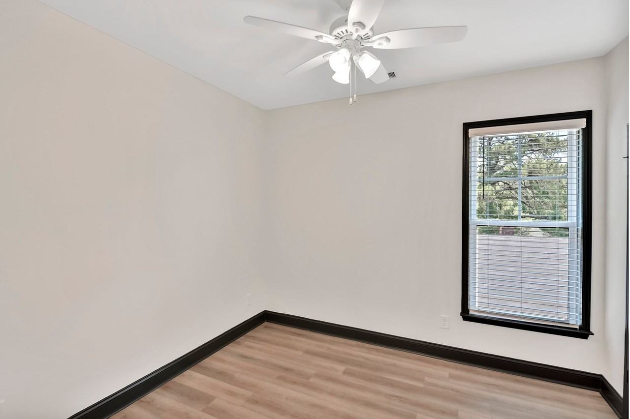 501 S Saluda Ave - Photo 7 of 7